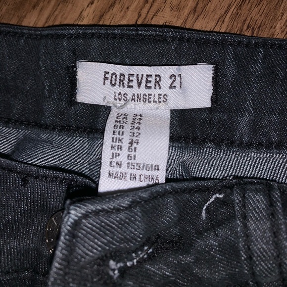 Forever 21 Womens Jean shorts - Picture 3 of 4
